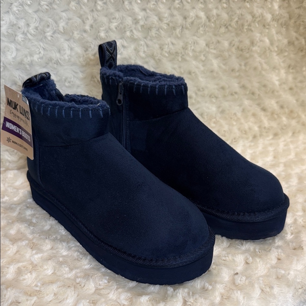 MUK LUKS WOMEN’S BOOTS SZ10, NAVY COLOR